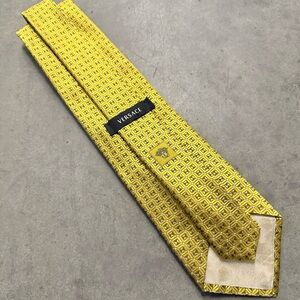 Versace 100% Silk Men’s Tie with Medusa Logo Front / Back. Made In Italy. NWOT